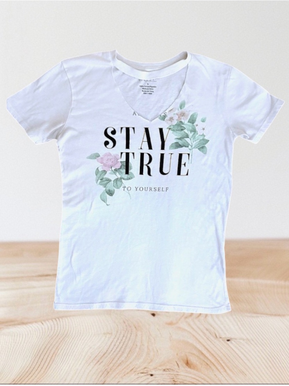 Freeze White V-Neck Tee with Floral & "STAY TRUE" Graphic small